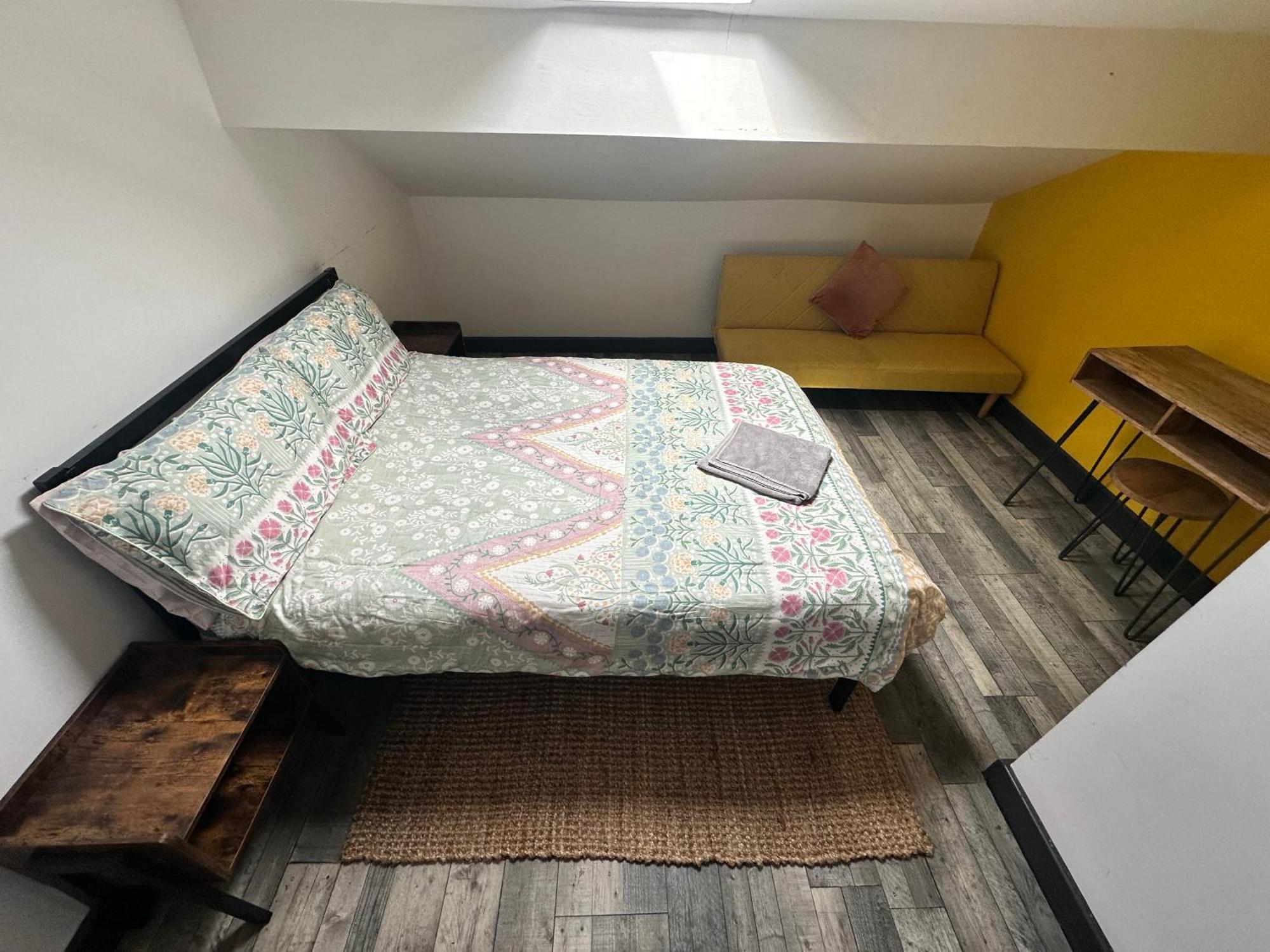 Town Center Willow Apartment - Sleeps Up To 10 - Dogs Welcome - 2 Minutes From Train Station Blackpool Eksteriør billede